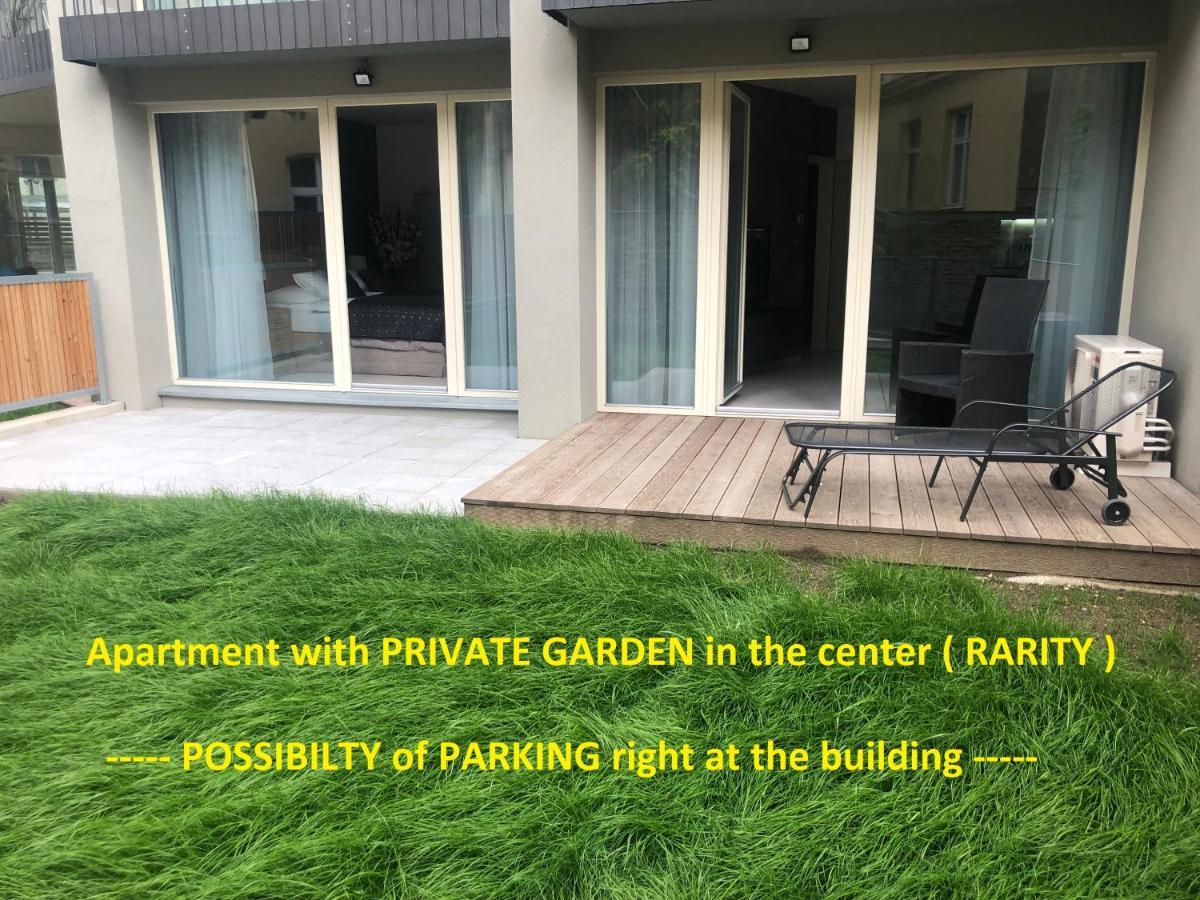 Luxury Apartment With Private Garden Praha Eksteriør bilde