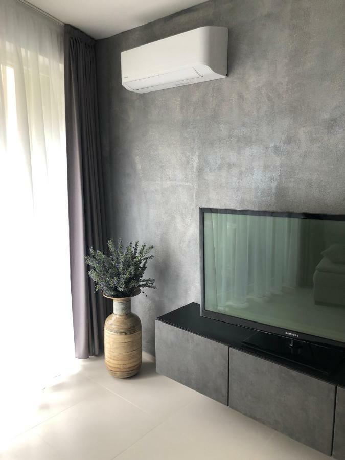 Luxury Apartment With Private Garden Praha Eksteriør bilde